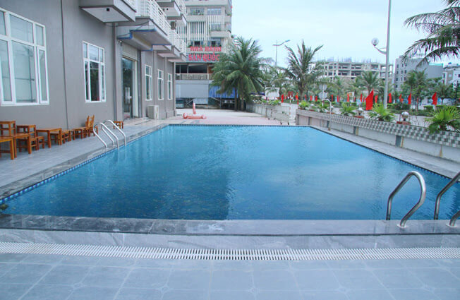 khách sạn có bể bơi view biển ở Sầm Sơn