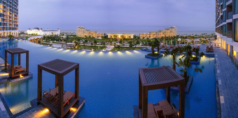 khách sạn có bể bơi view biển ở Sầm Sơn